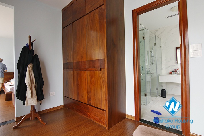  Massive ambassador corner villa for rent in Vinhomes Riverside - Long Bien